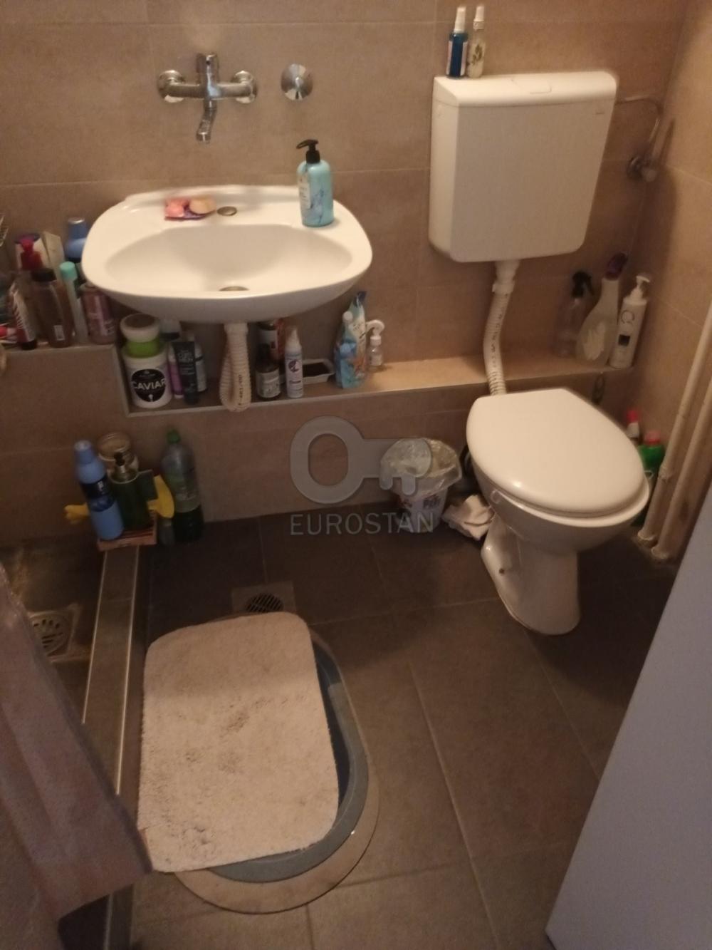 Stan na prodaju u Beogradu, Novi Beograd blok 22, trosoban, 95m2, cena 340000 evra