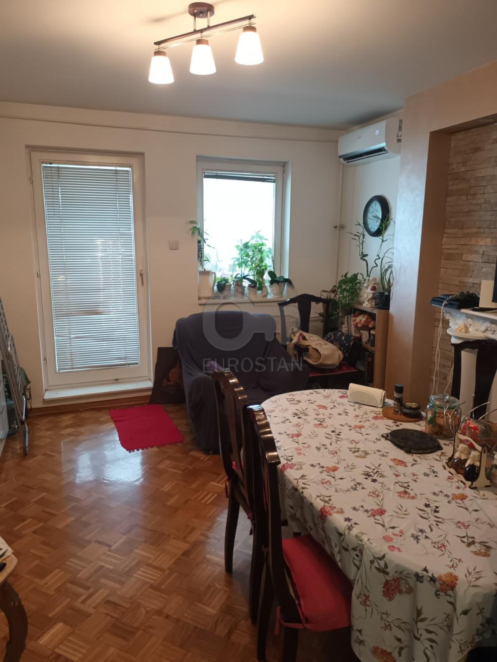 Stan na prodaju u Beogradu, Novi Beograd blok 22, trosoban, 95m2, cena 340000 evra