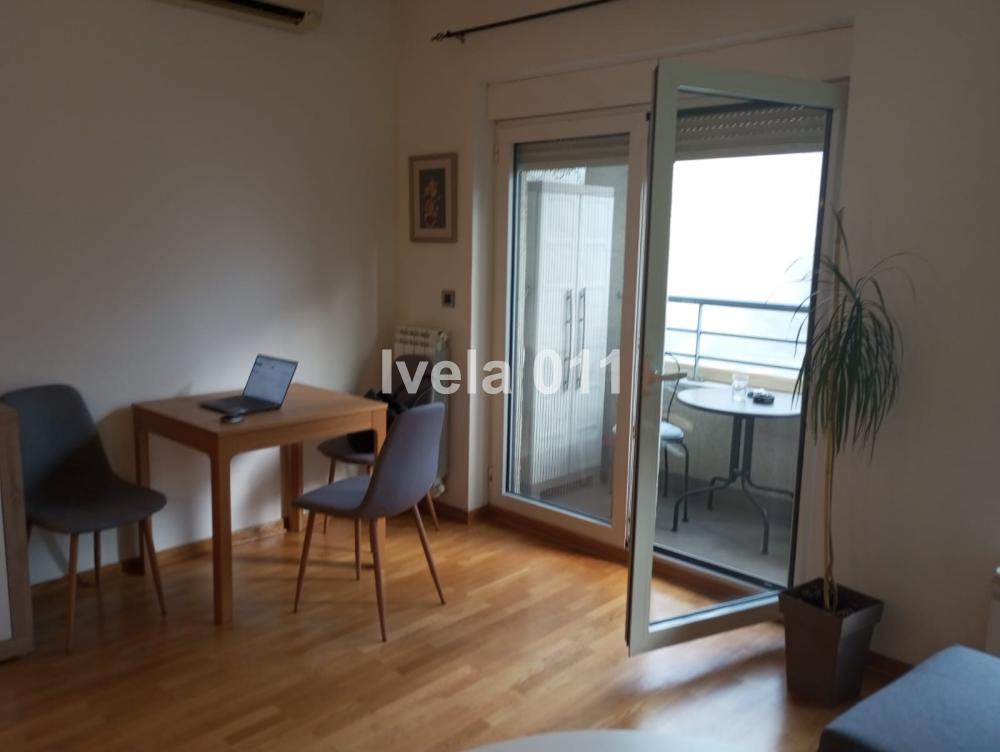 Stan na prodaju u Beogradu, Đeram pijaca, dvosoban, 40m2, cena 195000 evra