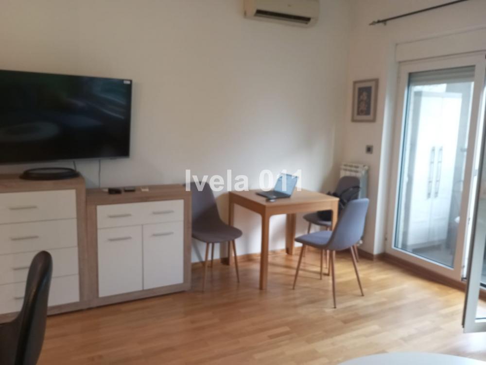 Stan na prodaju u Beogradu, Đeram pijaca, dvosoban, 40m2, cena 195000 evra