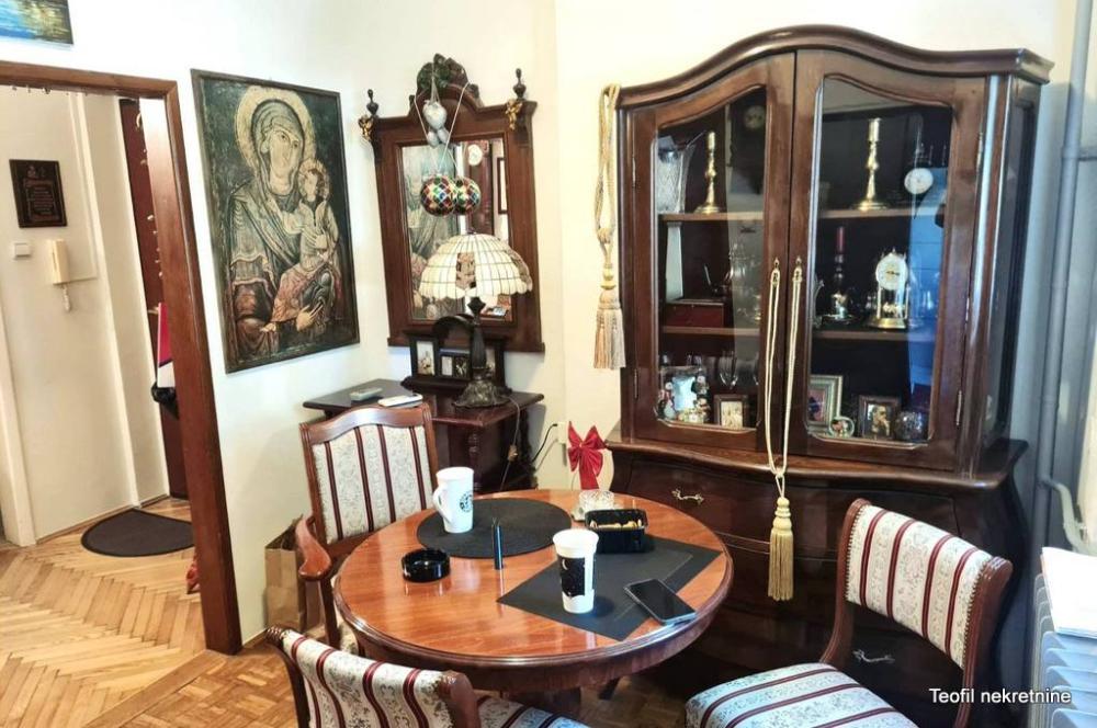 Stan na prodaju u Beogradu, Krunski venac, dvosoban, 58m2, cena 250000 evra