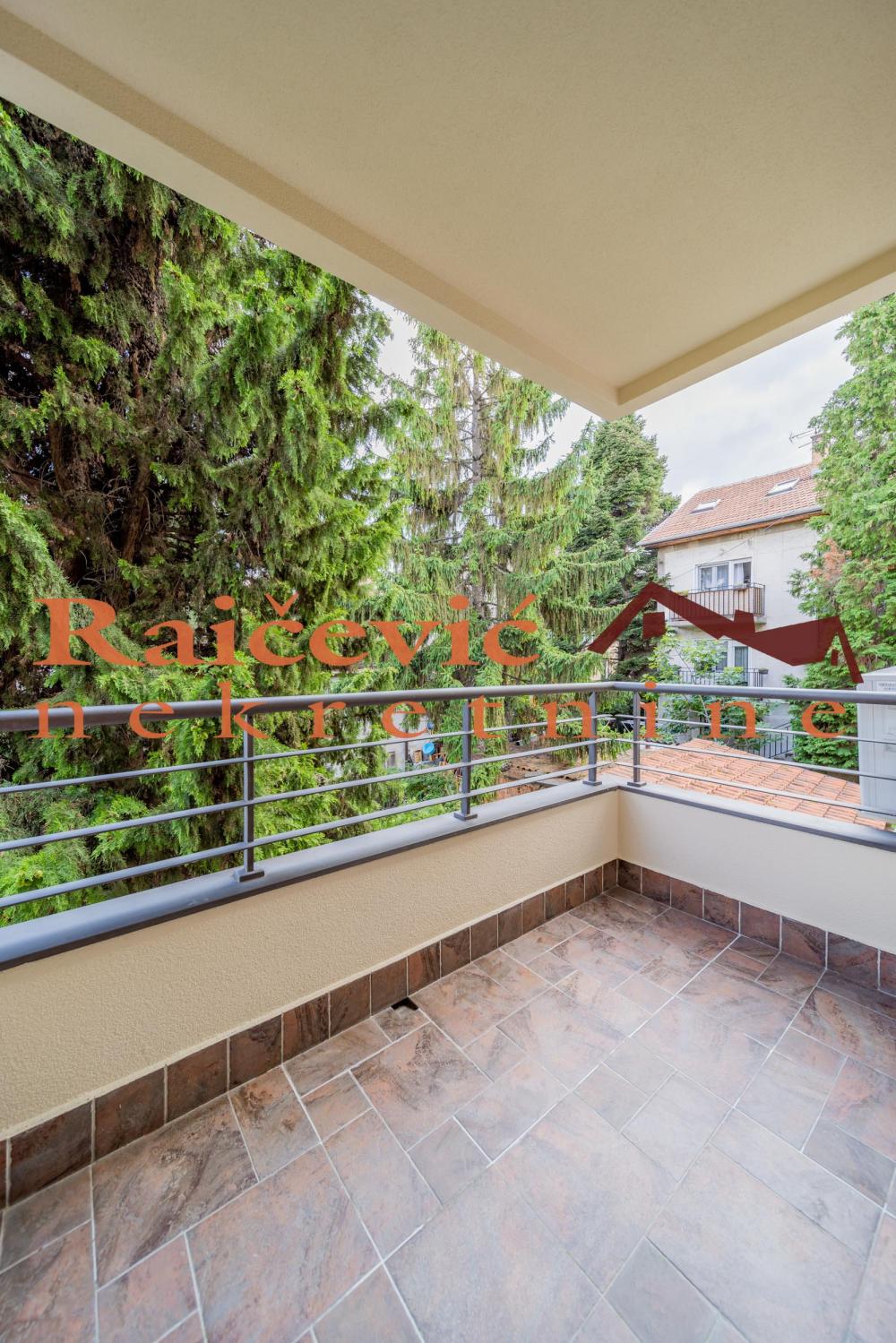 Stan na prodaju u Beogradu, Voždovac, trosoban, 68m2, cena 239000 evra