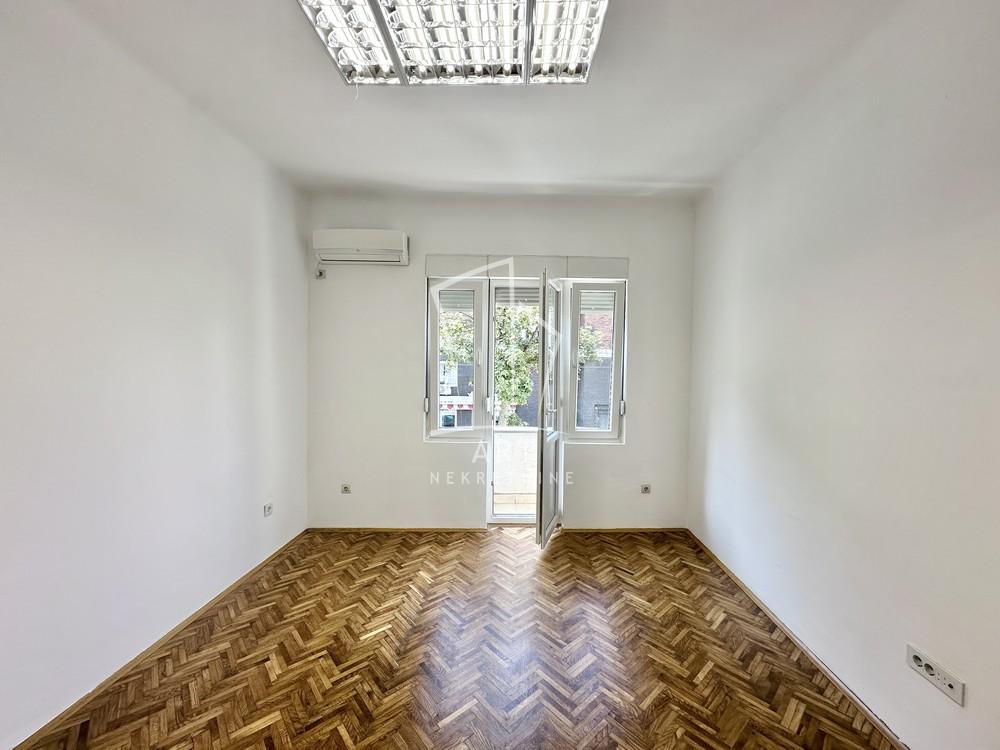 Stan na prodaju u Beogradu, Crveni Krst, dvosoban, 65m2, cena 199000 evra
