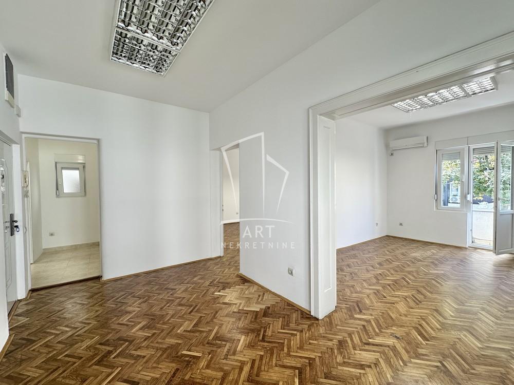 Stan na prodaju u Beogradu, Crveni Krst, dvosoban, 65m2, cena 199000 evra