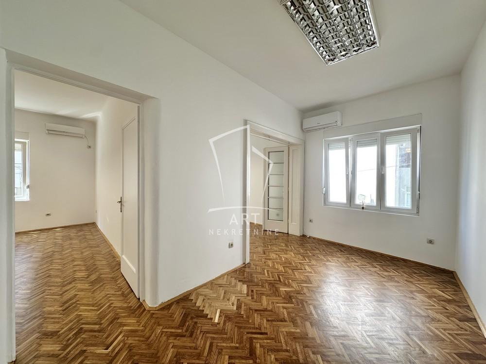 Stan na prodaju u Beogradu, Crveni Krst, dvosoban, 65m2, cena 199000 evra