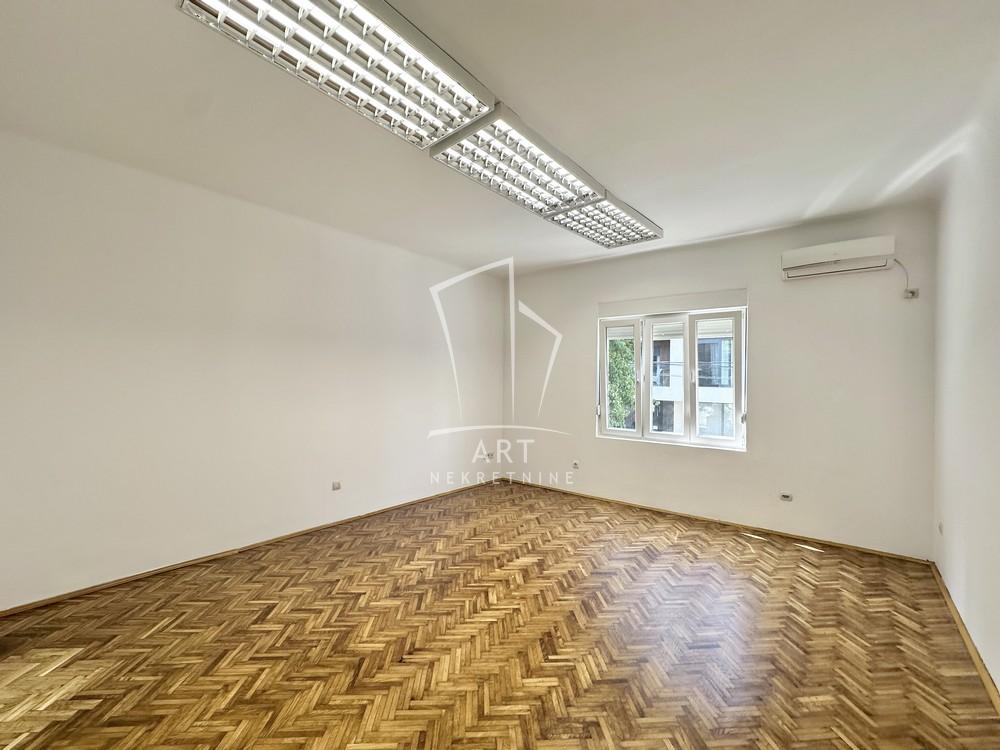 Stan na prodaju u Beogradu, Crveni Krst, dvosoban, 65m2, cena 199000 evra