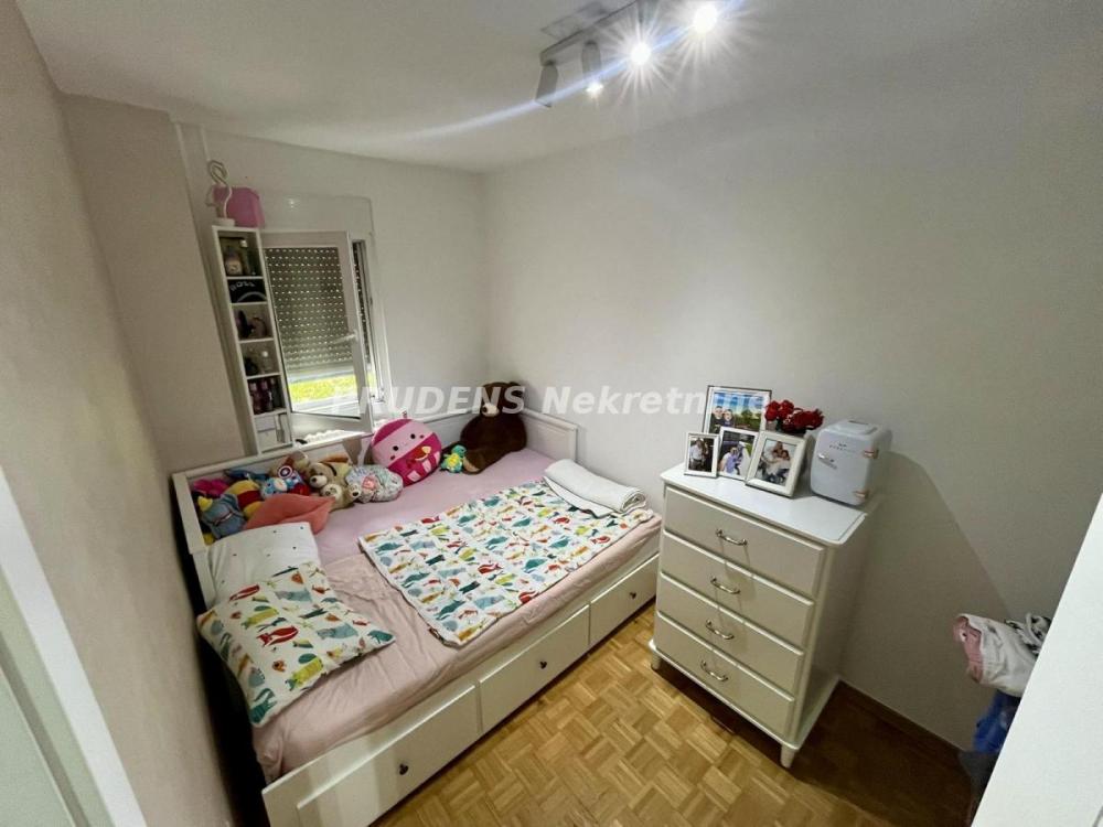 Stan na prodaju u Beogradu, Novi Beograd blok 62, cetvorosoban, 90m2, cena 280000 evra