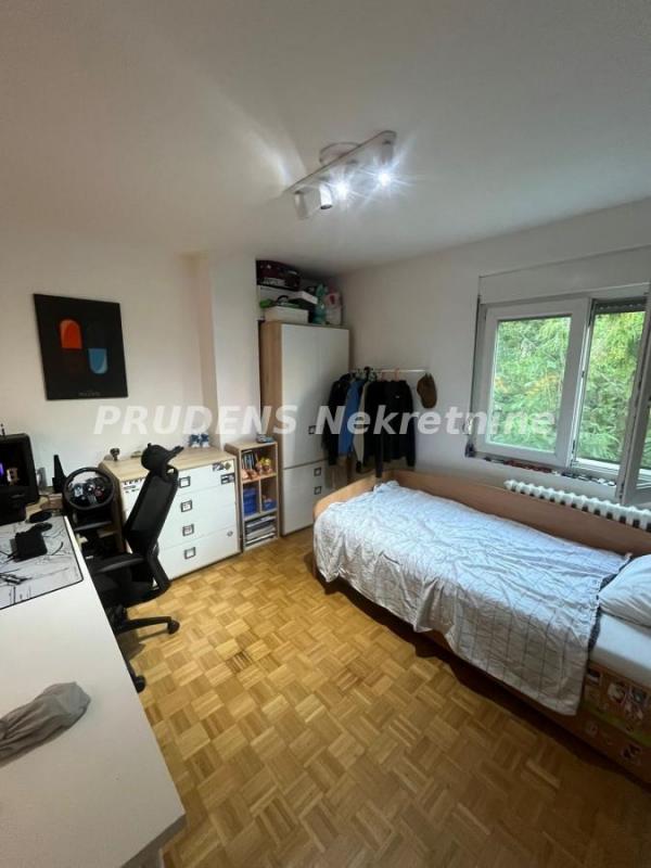 Stan na prodaju u Beogradu, Novi Beograd blok 62, cetvorosoban, 90m2, cena 280000 evra