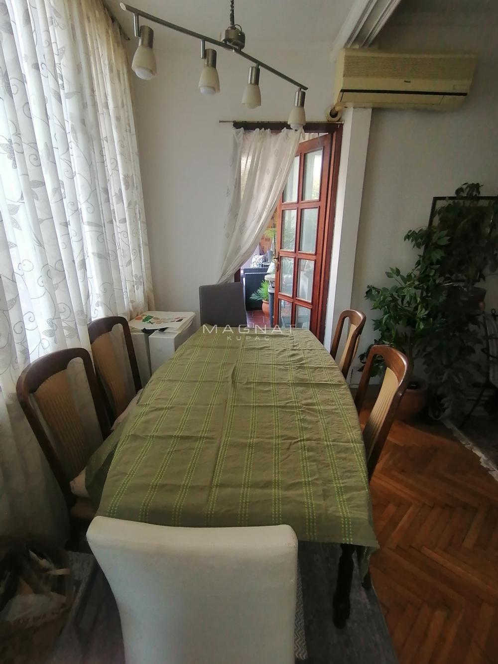Stan na prodaju u Beogradu, Zvezdara, trosoban, 66m2, cena 221000 evra