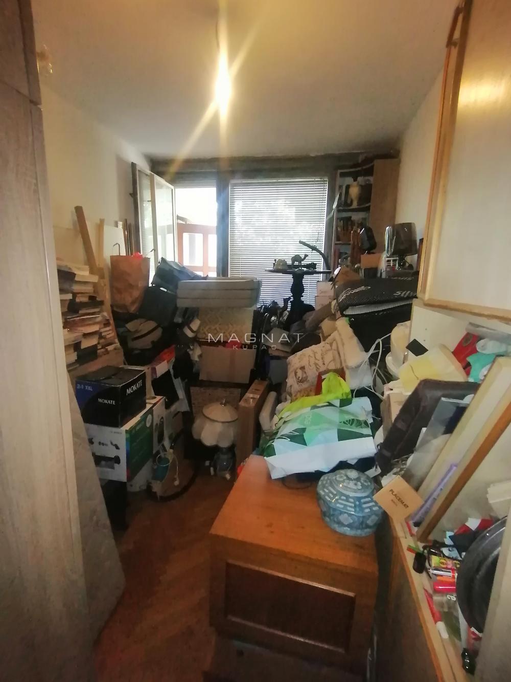 Stan na prodaju u Beogradu, Zvezdara, trosoban, 66m2, cena 221000 evra