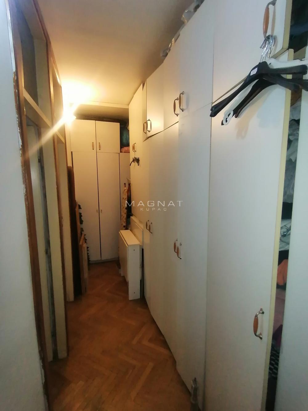 Stan na prodaju u Beogradu, Zvezdara, trosoban, 66m2, cena 221000 evra
