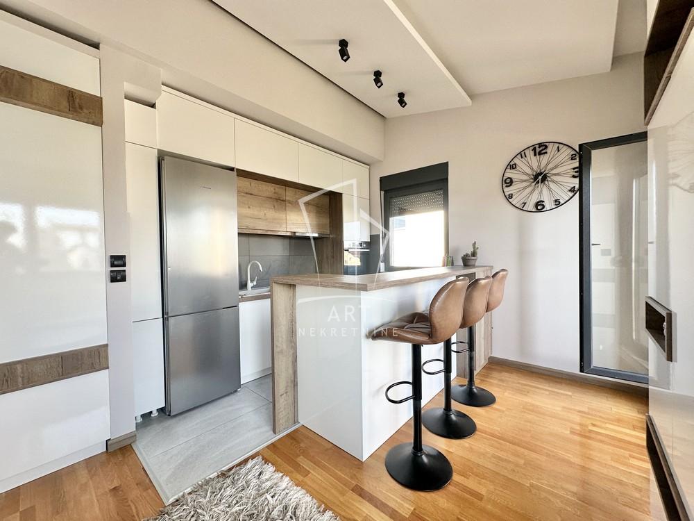 Stan na prodaju u Beogradu, Pašino brdo, cetvorosoban, 74m2, cena 233500 evra