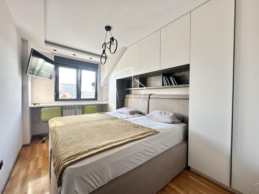 Stan na prodaju u Beogradu, Pašino brdo, cetvorosoban, 74m2, cena 233500 evra