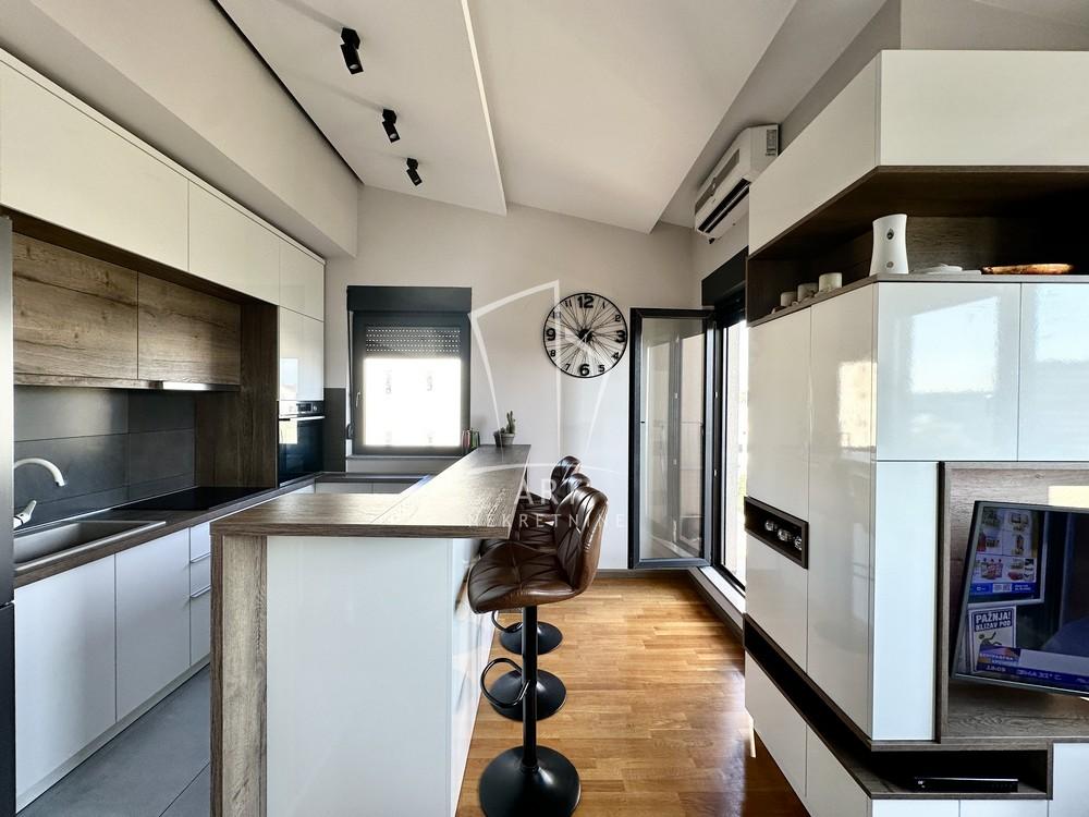 Stan na prodaju u Beogradu, Pašino brdo, cetvorosoban, 74m2, cena 233500 evra