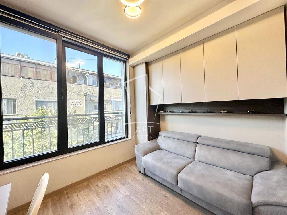 Stan na prodaju u Beogradu, Savski venac, cetvorosoban, 79m2, cena 275500 evra