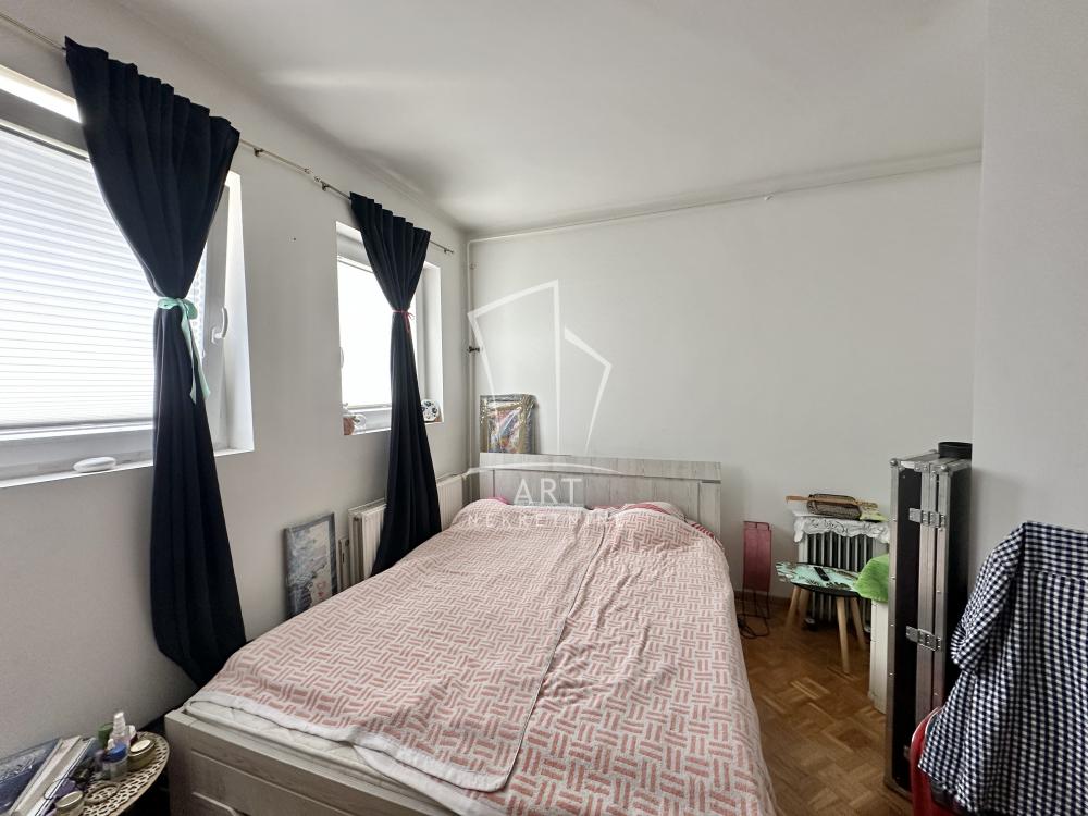 Stan na prodaju u Beogradu, Novi Beograd blok 22, cetvorosoban, 95m2, cena 340000 evra
