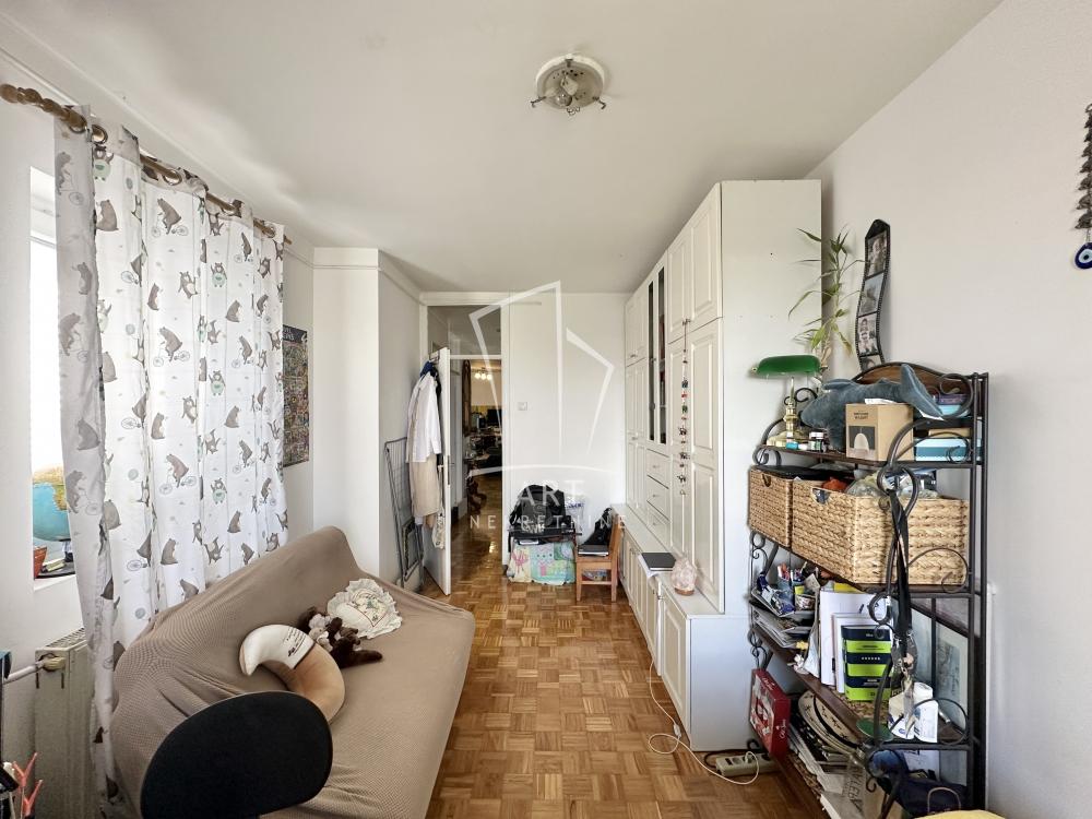 Stan na prodaju u Beogradu, Novi Beograd blok 22, cetvorosoban, 95m2, cena 340000 evra