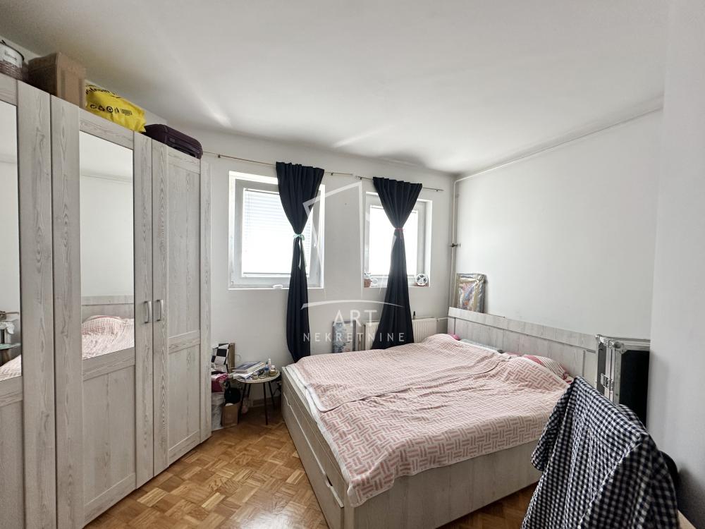 Stan na prodaju u Beogradu, Novi Beograd blok 22, cetvorosoban, 95m2, cena 340000 evra