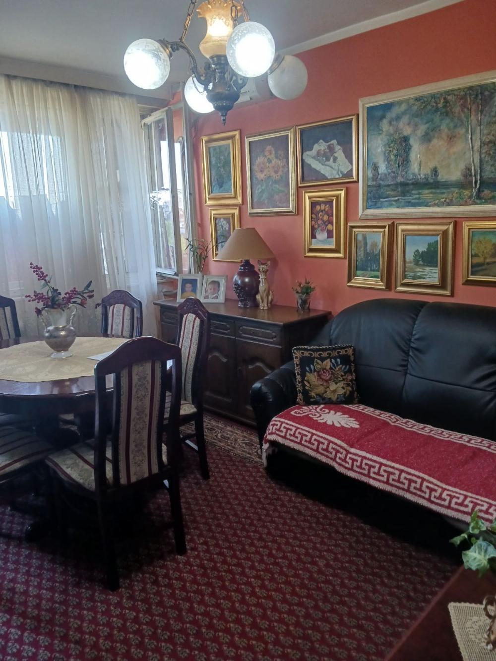 Stan na prodaju u Beogradu, Novi Beograd blok 11C (Stari Merkator), trosoban, 71m2, cena 255000 evra