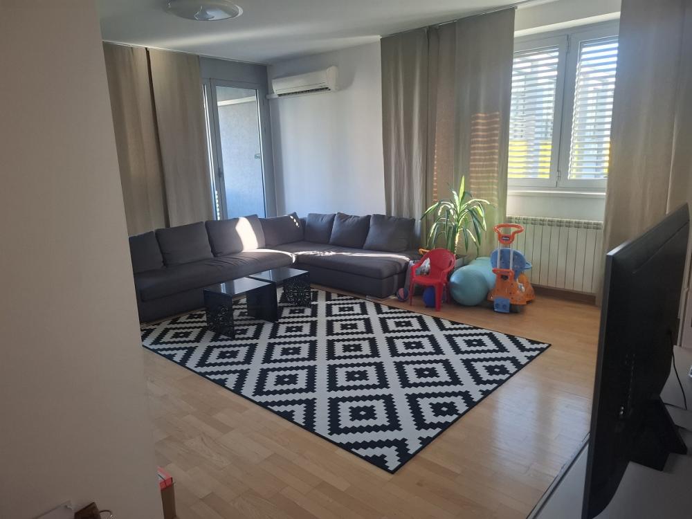 Stan na prodaju u Beogradu, Dorćol, cetvorosoban, 104m2, cena 460000 evra