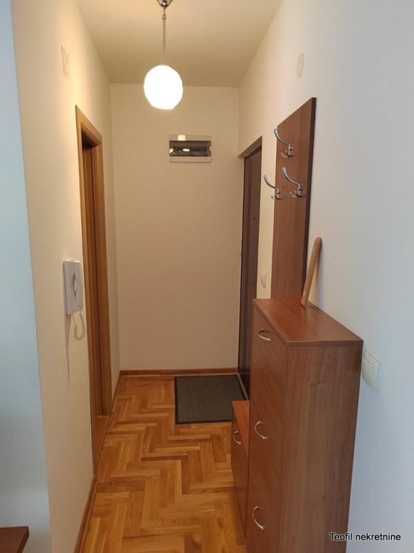 Stan na prodaju u Beogradu, Vojvode Vlahovića, jednoiposoban, 37m2, cena 95000 evra
