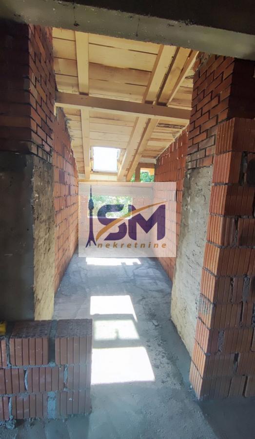 Stan na prodaju u Beogradu, Karaburma, trosoban, 60m2, cena 120000 evra