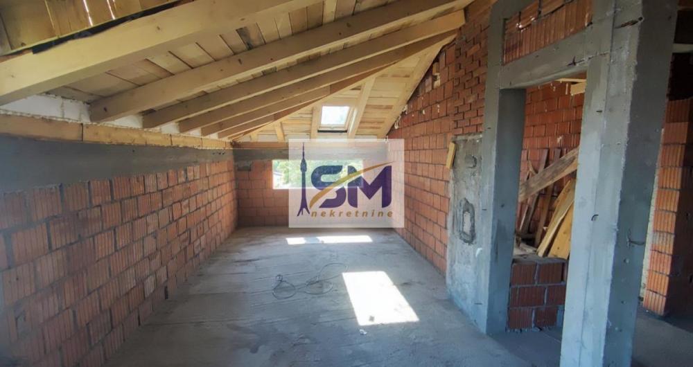 Stan na prodaju u Beogradu, Karaburma, trosoban, 60m2, cena 120000 evra