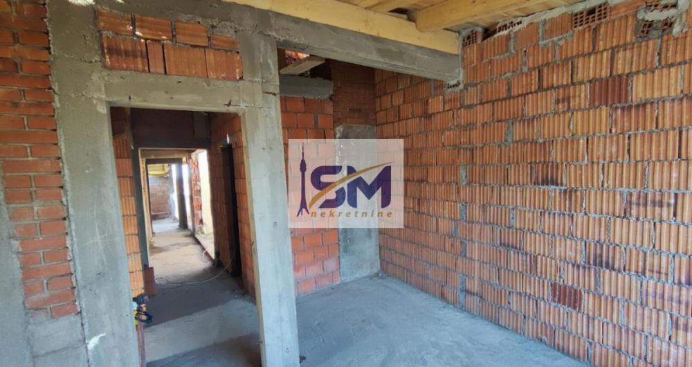 Stan na prodaju u Beogradu, Karaburma, trosoban, 60m2, cena 120000 evra