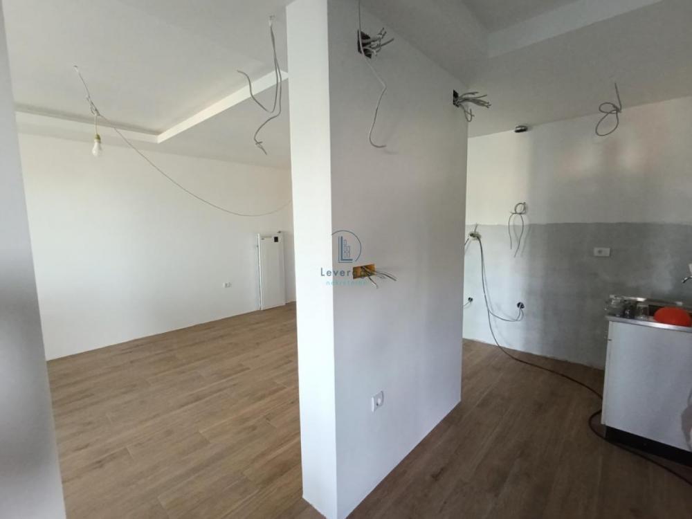 Stan na prodaju u Beogradu, Karaburma, dvoiposoban, 74m2, cena 192400 evra