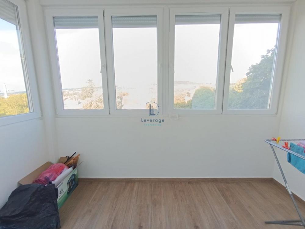 Stan na prodaju u Beogradu, Karaburma, dvoiposoban, 74m2, cena 192400 evra
