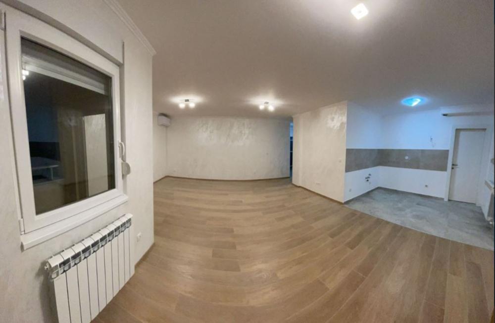 Stan na prodaju u Beogradu, Zemun centar,Zemun, troiposoban, 85m2, cena 220000 evra