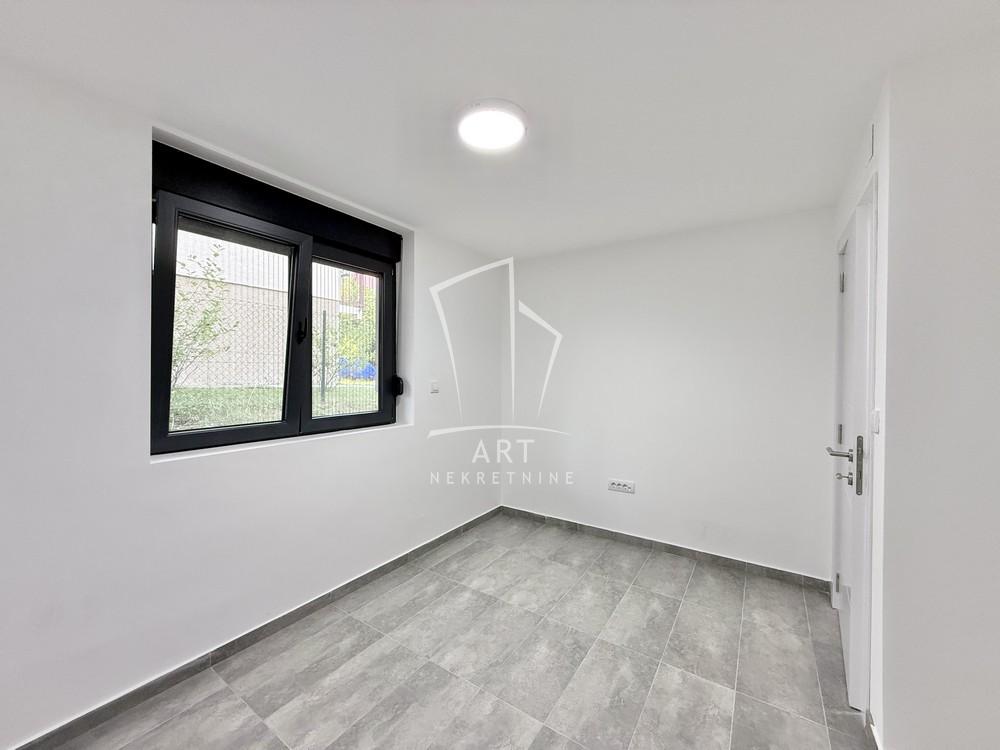 Stan na prodaju u Beogradu, Čukarica, dvoiposoban, 64m2, cena 115200 evra