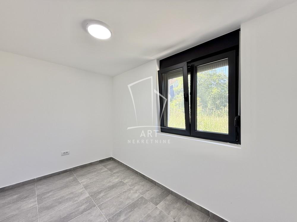 Stan na prodaju u Beogradu, Čukarica, dvoiposoban, 64m2, cena 115200 evra