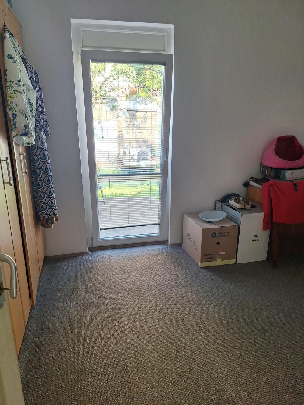 Stan na prodaju u Beogradu, Zemun, troiposoban, 230m2, cena 520000 evra