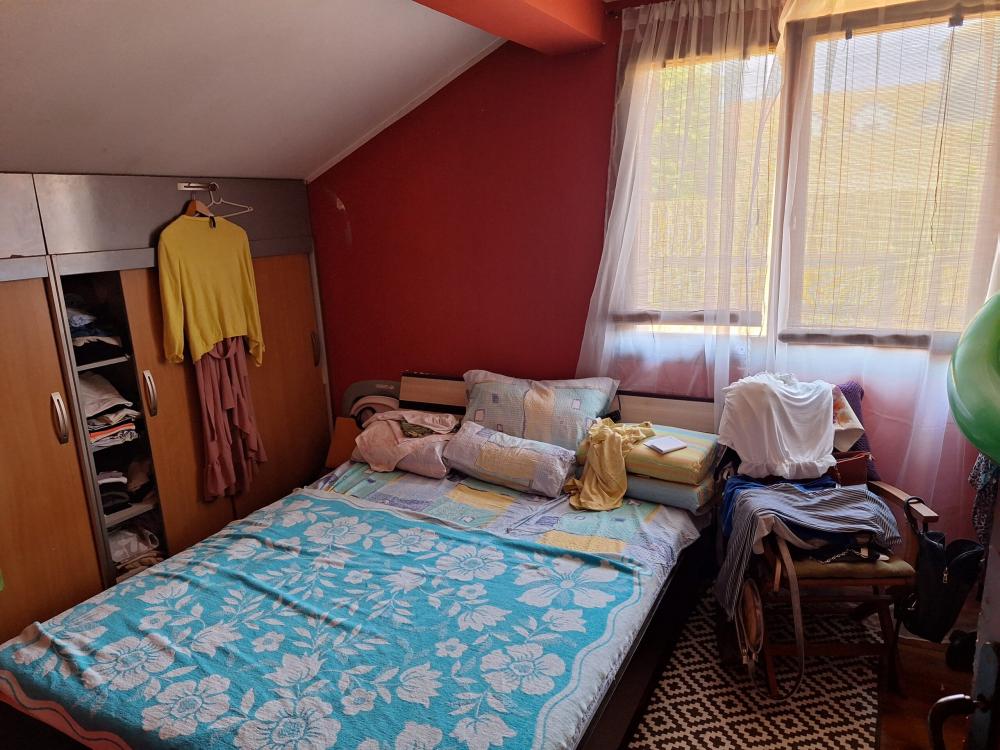 Stan na prodaju u Beogradu, Zemun, troiposoban, 230m2, cena 520000 evra