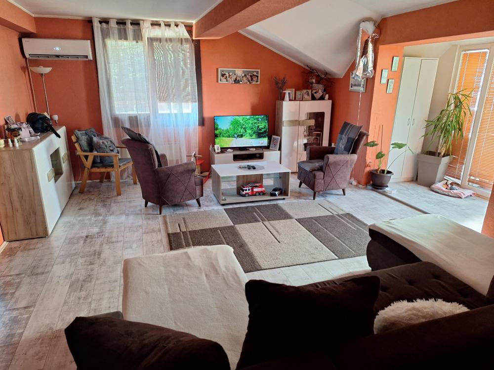 Stan na prodaju u Beogradu, Zemun, troiposoban, 230m2, cena 520000 evra
