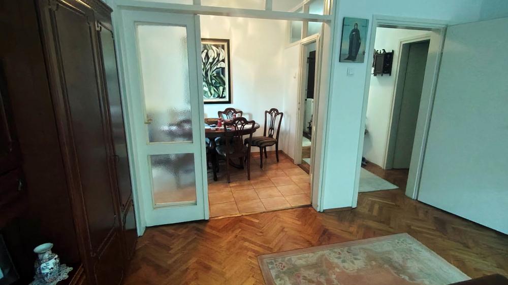 Stan na prodaju u Beogradu, Voždovac, trosoban, 72m2, cena 180000 evra