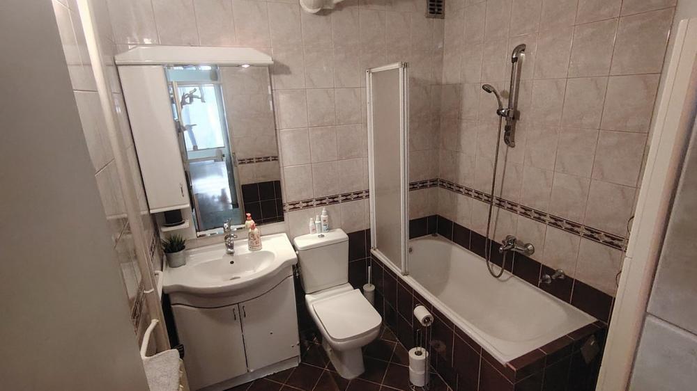 Stan na prodaju u Beogradu, Voždovac, trosoban, 72m2, cena 180000 evra