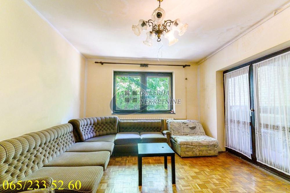 Stan na prodaju u Beogradu, Zvezdara, trosoban, 75m2, cena 160000 evra