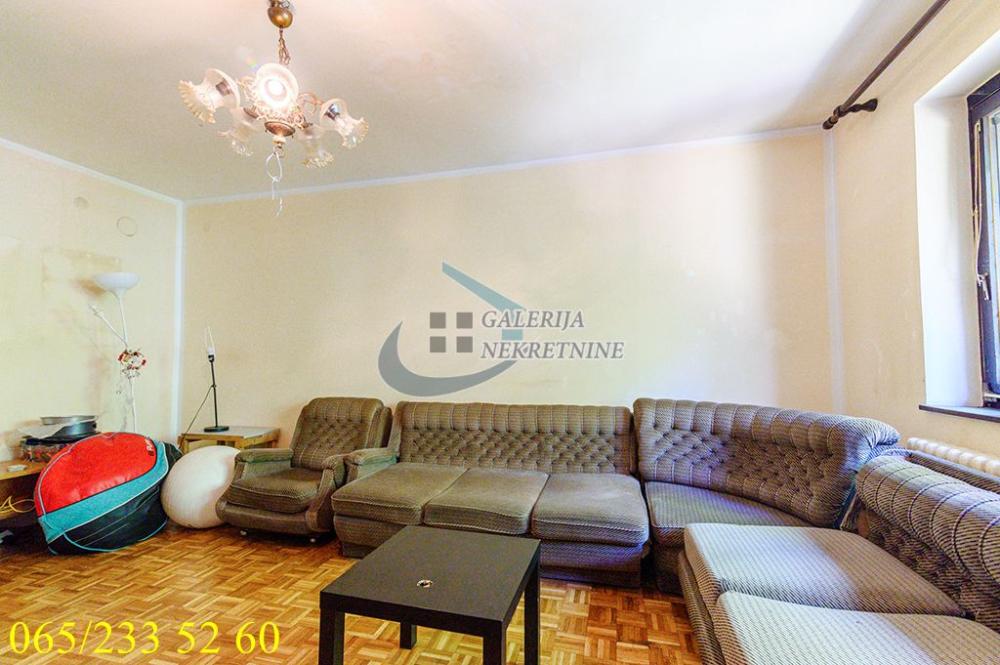 Stan na prodaju u Beogradu, Zvezdara, trosoban, 75m2, cena 160000 evra