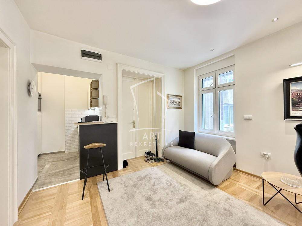 Stan na prodaju u Beogradu, Beograd (centar), jednoiposoban, 37m2, cena 260000 evra