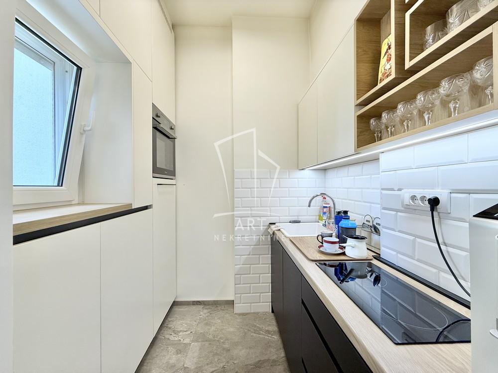 Stan na prodaju u Beogradu, Beograd (centar), jednoiposoban, 37m2, cena 260000 evra