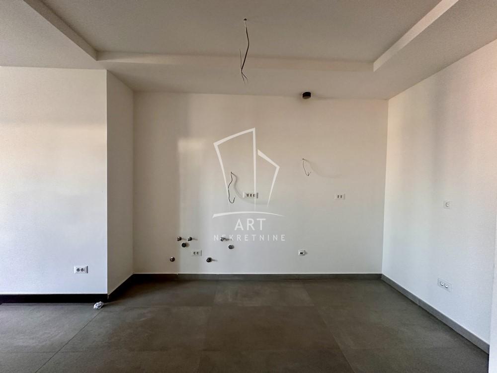 Stan na prodaju u Beogradu, Kalenić pijaca, cetvorosoban, 119m2, cena 595000 evra