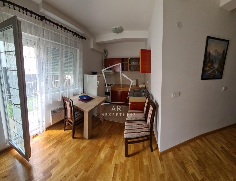 Stan na prodaju u Beogradu, Učiteljsko naselje, jednoiposoban, 36m2, cena 115000 evra