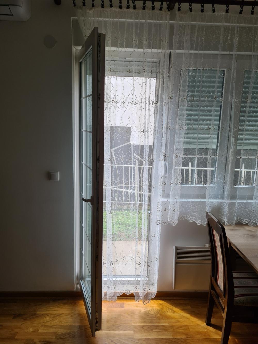 Stan na prodaju u Beogradu, Učiteljsko naselje, jednoiposoban, 36m2, cena 130000 evra