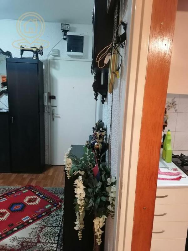 Stan na prodaju u Beogradu, Borča, trosoban, 60m2, cena 77000 evra