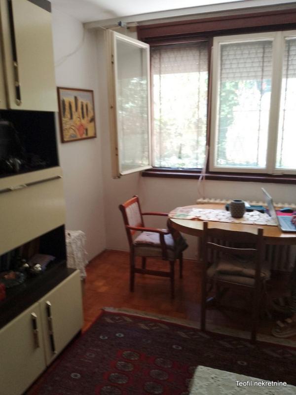 Stan na prodaju u Beogradu, Autokomanda, dvosoban, 50m2, cena 135000 evra