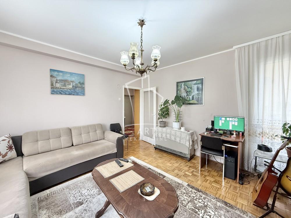 Stan na prodaju u Beogradu, Palilula, trosoban, 70m2, cena 75000 evra