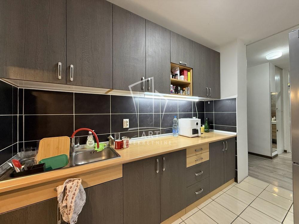 Stan na prodaju u Beogradu, Banjica, trosoban, 55m2, cena 169000 evra