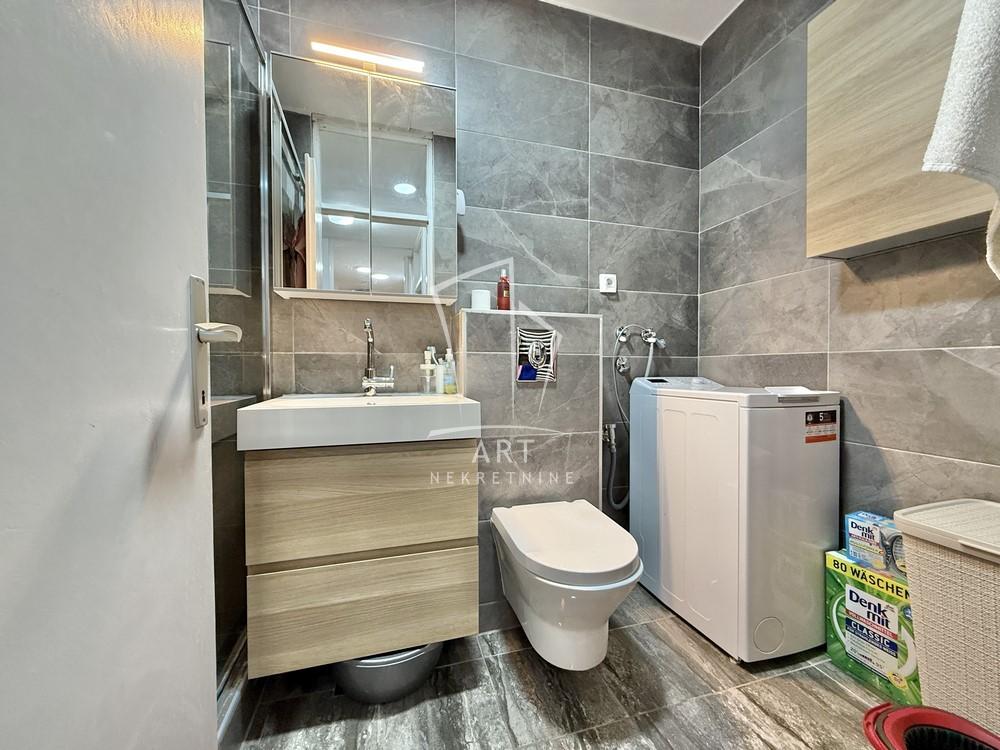 Stan na prodaju u Beogradu, Banjica, trosoban, 55m2, cena 169000 evra